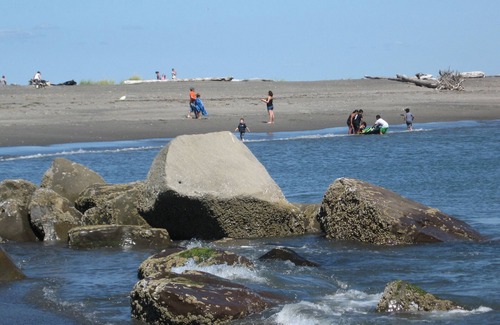 Ocean Shores Cottage | Quiet end of Ocean Shores. Walking distance to the beach
