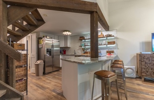 Fontana Condo | Quiet Escape to Abbey Springs