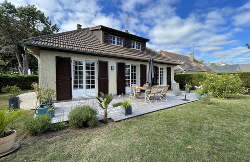 Saint-Pair-sur-Mer House | Quiet Escape: Cozy Beach House with Terrace, Sleeps 8