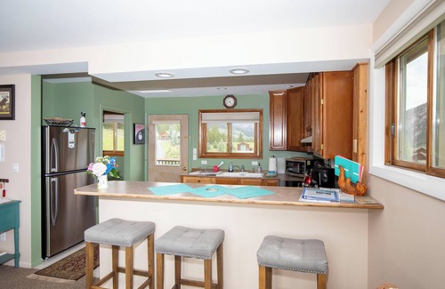 Gallatin Gateway Apartment | Quiet, family friendly, but minutes to everything