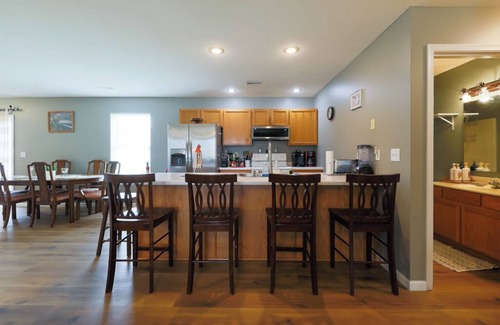 Columbia House | Quiet, Family Friendly 3/2 Home