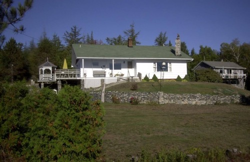 Jonesport House | Quiet Family-Friendly Country Home