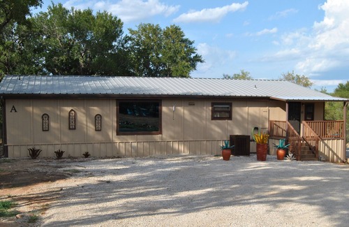 Graford House | Quiet Family Home Waterfront