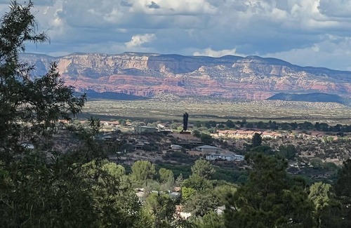 Cottonwood-Verde Village House | Quiet Family Neighborhood Home Red Rock View with Southwest Charm