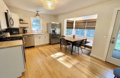 Bass Harbor House | Quiet Family & Pet Friendly Home! [Owls Nest]