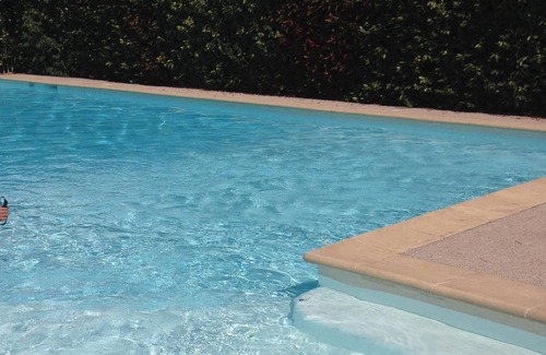 Croix-d'Argent Apartment | Quiet, family T3 - sunny pool terrace