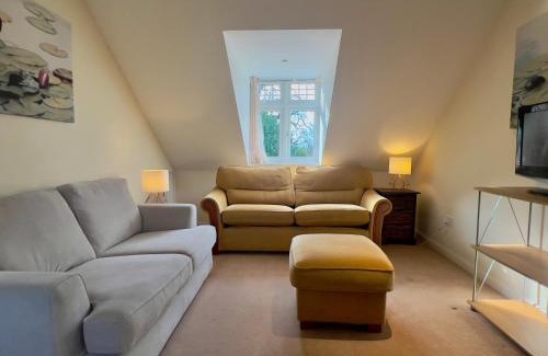 Darwin Apartment | Quiet Flat near Biggin Hill Airport Parking 1 Bed