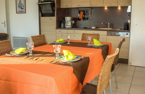 Crozon Apartment | Quiet flat with sea view, 2 bedrooms, free wifi