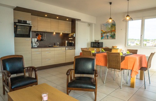 Crozon Apartment | Quiet flat with sea view, 2 bedrooms, free wifi