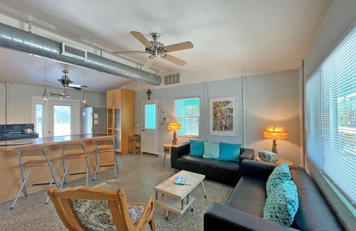 Pensacola Beach House | Quiet Florida-style Cottage w/Modern Conveniences. Doggies Welcome