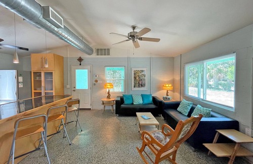 Pensacola Beach House | Quiet Florida-style Cottage w/Modern Conveniences. Doggies Welcome