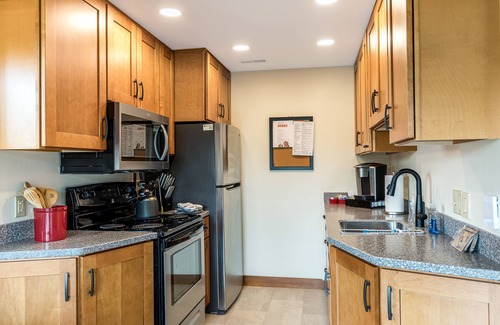 The Galena Territory House | Quiet Galena Territory Home near Lake with tons of Amenities-Great Winter Escape