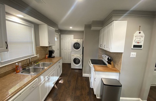 Royal Oak House | Quiet Gem in Royal Oak, RO Downtown & Detroit at Your Door!