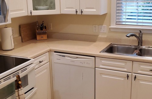 Charlotte House | Quiet Getaway in Perfect location. Plenty of room for friends and family