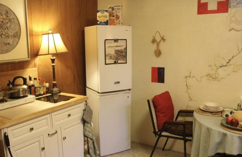 Southeast House | Quiet Getaway with easy access downtown