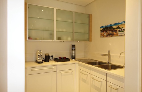 Victoria and Alfred Waterfront Apartment | Quiet GF apartment at the water, V&A waterfront, overlooking Table Mountain, free WiFi