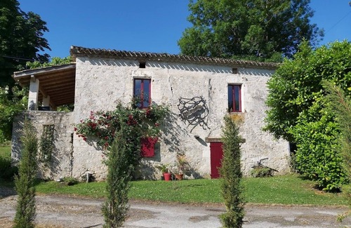 Sauveterre Cottage | Quiet gite with breathtaking views