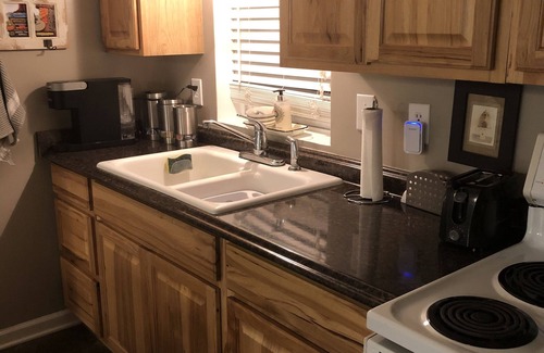 Radnor Cottage | Quiet guest house 4 miles from Broadway. 30 night minimum