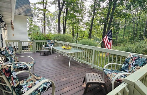 Higgins Lake House | Quiet Higgins Lake home close to ATV trail, Boat Launch, and Silver Dollar!