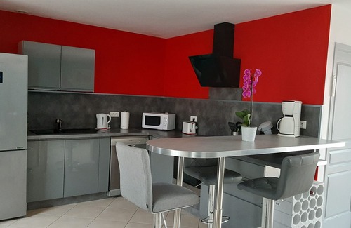 Marennes House | Quiet house with courtyard not overlooked