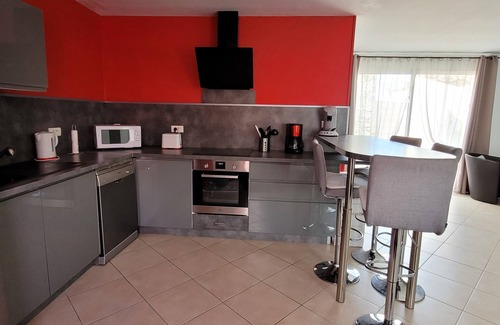 Marennes House | Quiet house with courtyard not overlooked