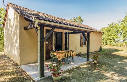 Salignac-Eyvignes House | Quiet holiday home with shared pool