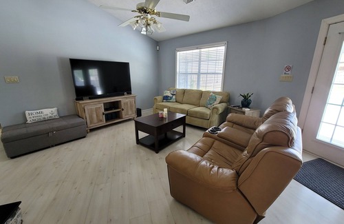 Socastee House | Quiet Home Close to Beach w/Private Pool
