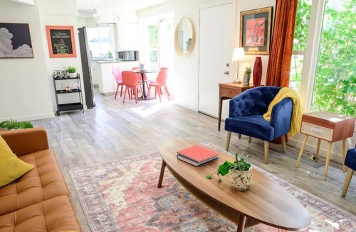 Murray House | Quiet Home Full of Style 3br/3ba and Office