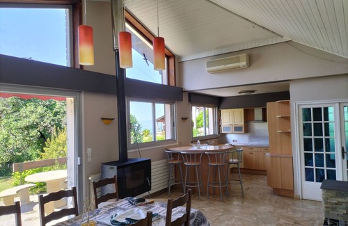 Marin House | Quiet house