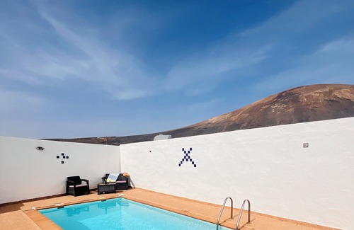 La Asomada Villa | Quiet house with spectacular views to Isla de Lobos and Fuerteventura.