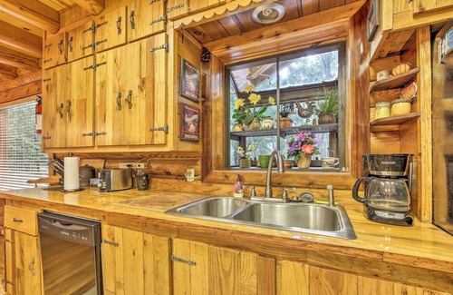 Inverness Cabin | Quiet Inverness Log Cabin w/Furnished Deck!