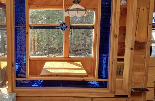 Faraday Cabin | Quiet lakefront cottage 15 mins from Bancroft