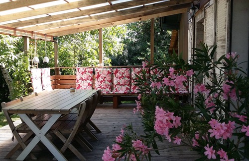 Montfermier House | Quiet large detached holiday home for 6 people with swimming pool