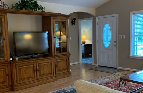 Powells Point House | Quiet Location On Cul De Sac Close To Beaches