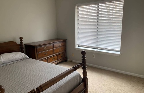 Charlottesville House | Quiet location & Spacious 1-Story House—near trails & 4 mi from DT.