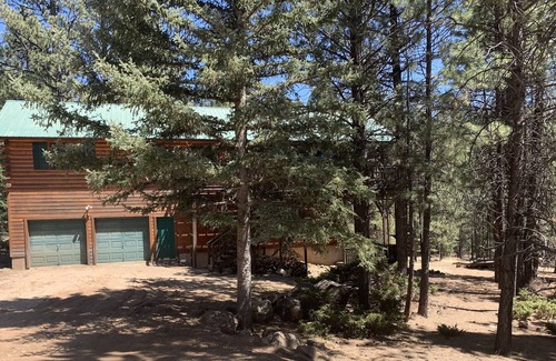 Angel Fire Cabin | Quiet Log Cabin 5 Min from Angel Fire Sleeps10