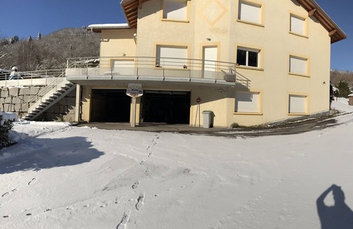 Travexin House | Quiet, luxurious gite for 14 people. Sauna and spa