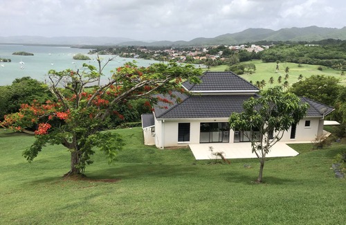 Trois-Ilets Villa | Quiet luxury villa with infinity pool, on the golf course with sea view
