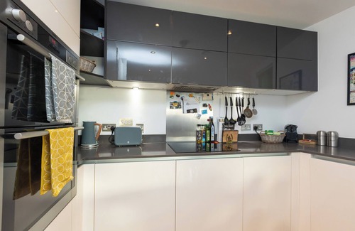 East Walworth Apartment | Quiet modern flat close to Londons top attractions