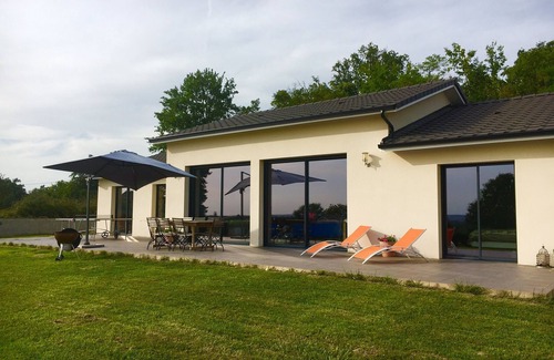 Champcevinel Villa | Quiet modern villa with breathtaking views just minutes from Périgueux