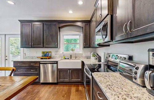 Hendersonville House | Quiet Mountain Cabin/30 Acres/Hiking Trails/Porches/Fireplace/Firepit