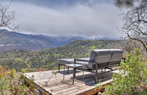 Elk Meadows Cabin | Quiet mountain getaway with lots of privacy