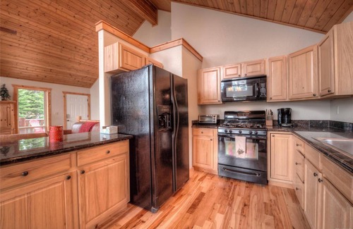 Valley of the Sun Cabin | Quiet Mountain Retreat in Valley of the Sun
