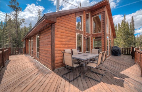 Valley of the Sun Cabin | Quiet Mountain Retreat in Valley of the Sun