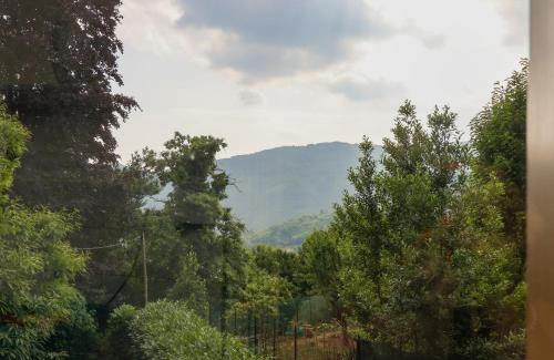 Cireglio Apartment | Quiet Mountains Apartment - with Wi-Fi, Smart TV