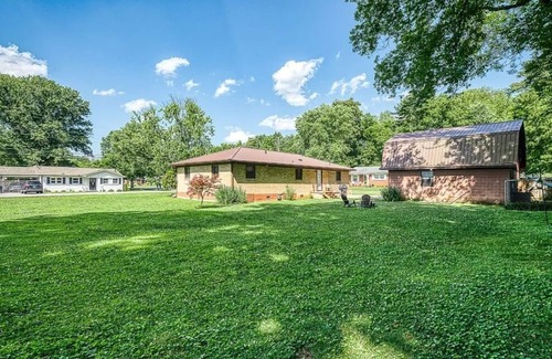 Sparta House | Quiet neighbor just 2 minutes from downtown Sparta TN