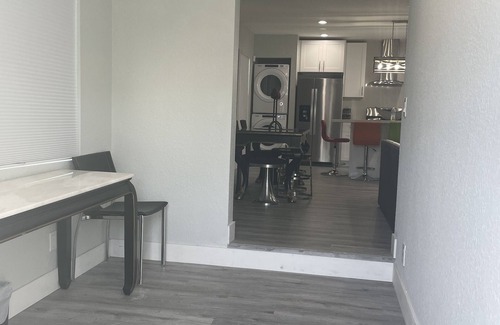 Tarpon River House | Quiet neighborhood-close to the action.