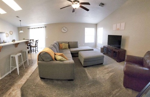 Mohave County House | Quiet neighborhood, spacious home, near many activities.