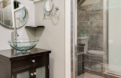 Germantown House | Quiet Neighborhood | Updated | Close to Everything