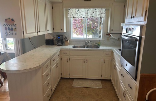 Manitoulin District House | QUIET, Newly Updated Waterfront in South Baymouth, Manitoulin Island. Sleeps 6.